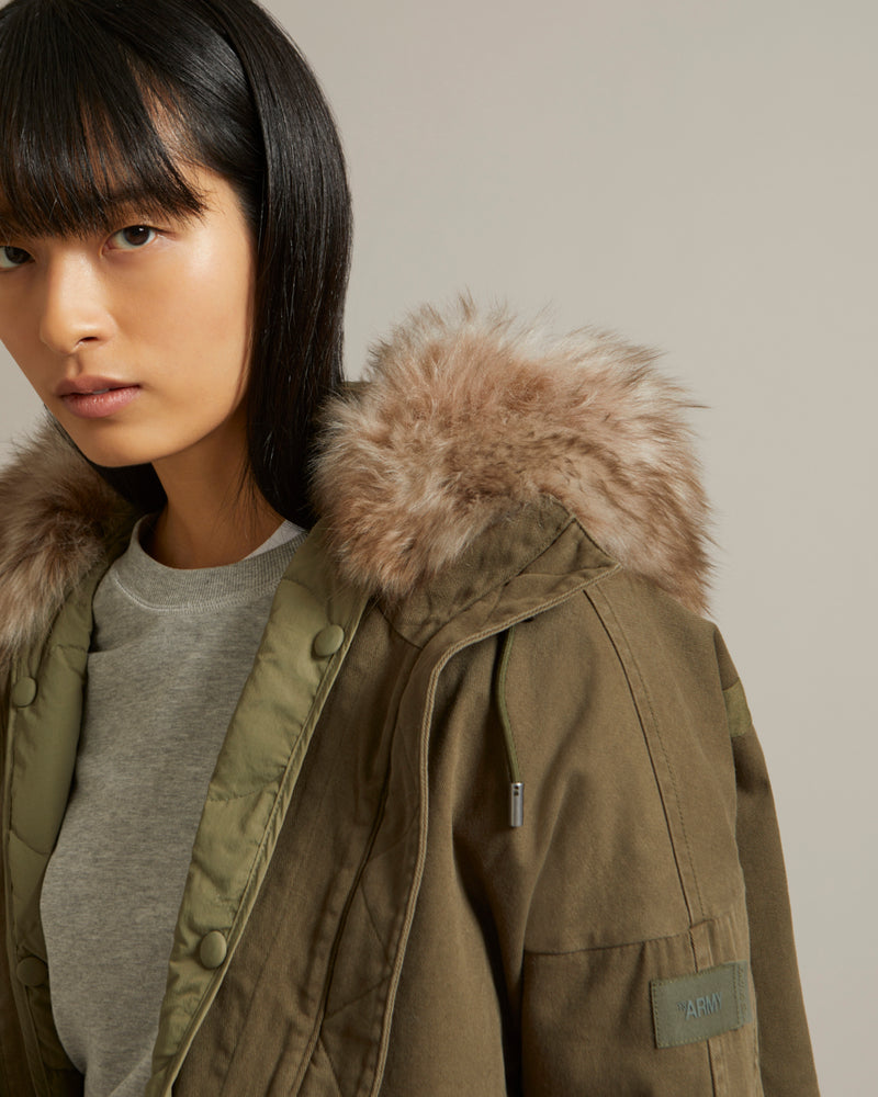 Parka boxy en gabardine de coton et capuche en agneau