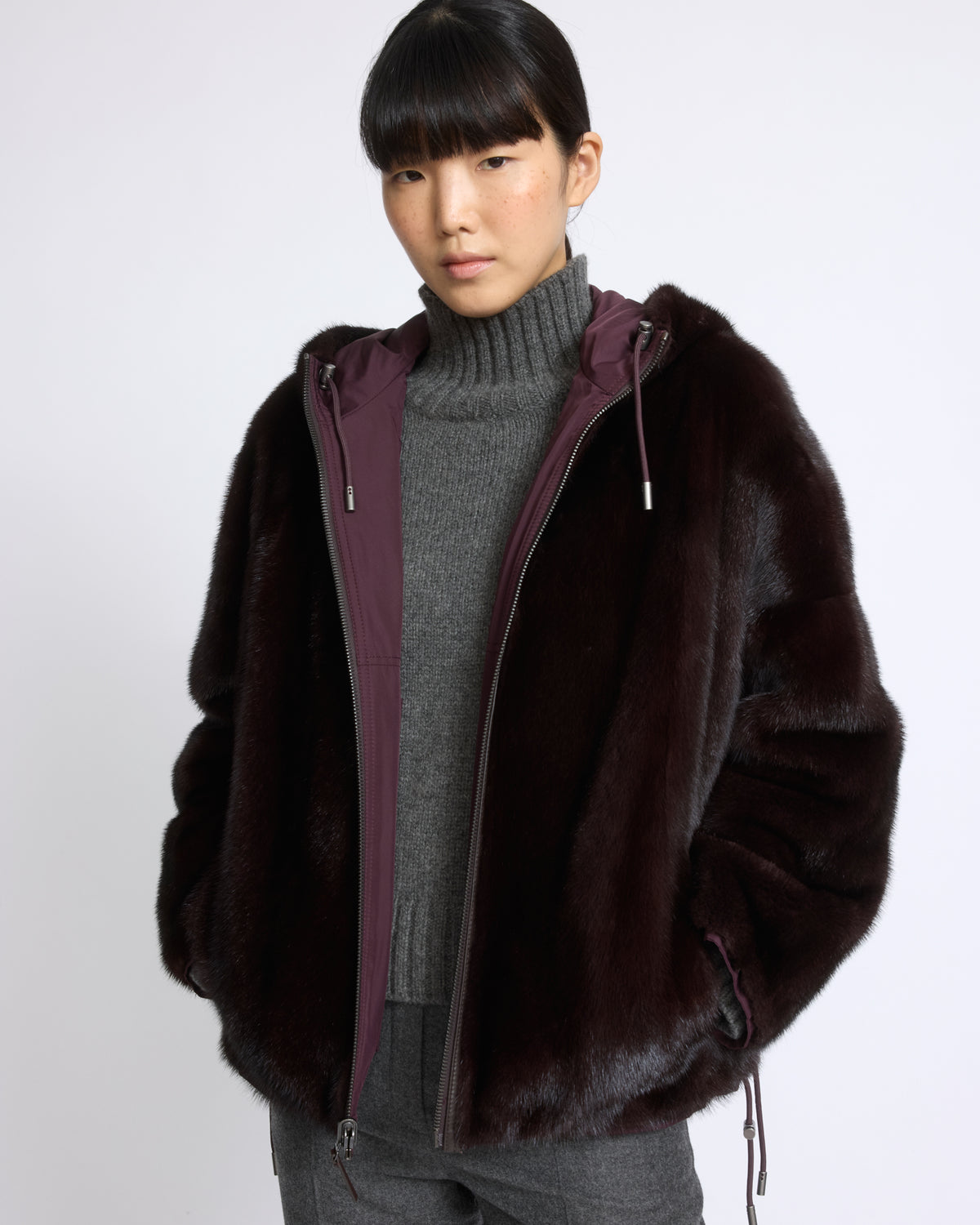 Veste courte en tissu technique déperlant réversible en fourrure de vison - Yves Salomon - Nouvelle collection Automne Hiver