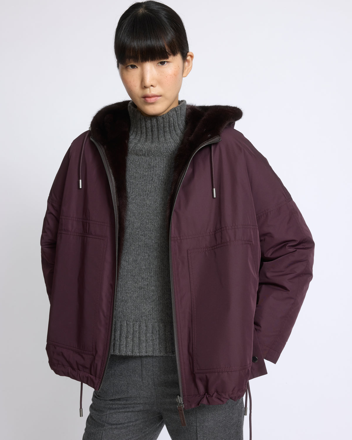 Veste courte en tissu technique déperlant réversible en fourrure de vison - Yves Salomon - Nouvelle collection Automne Hiver