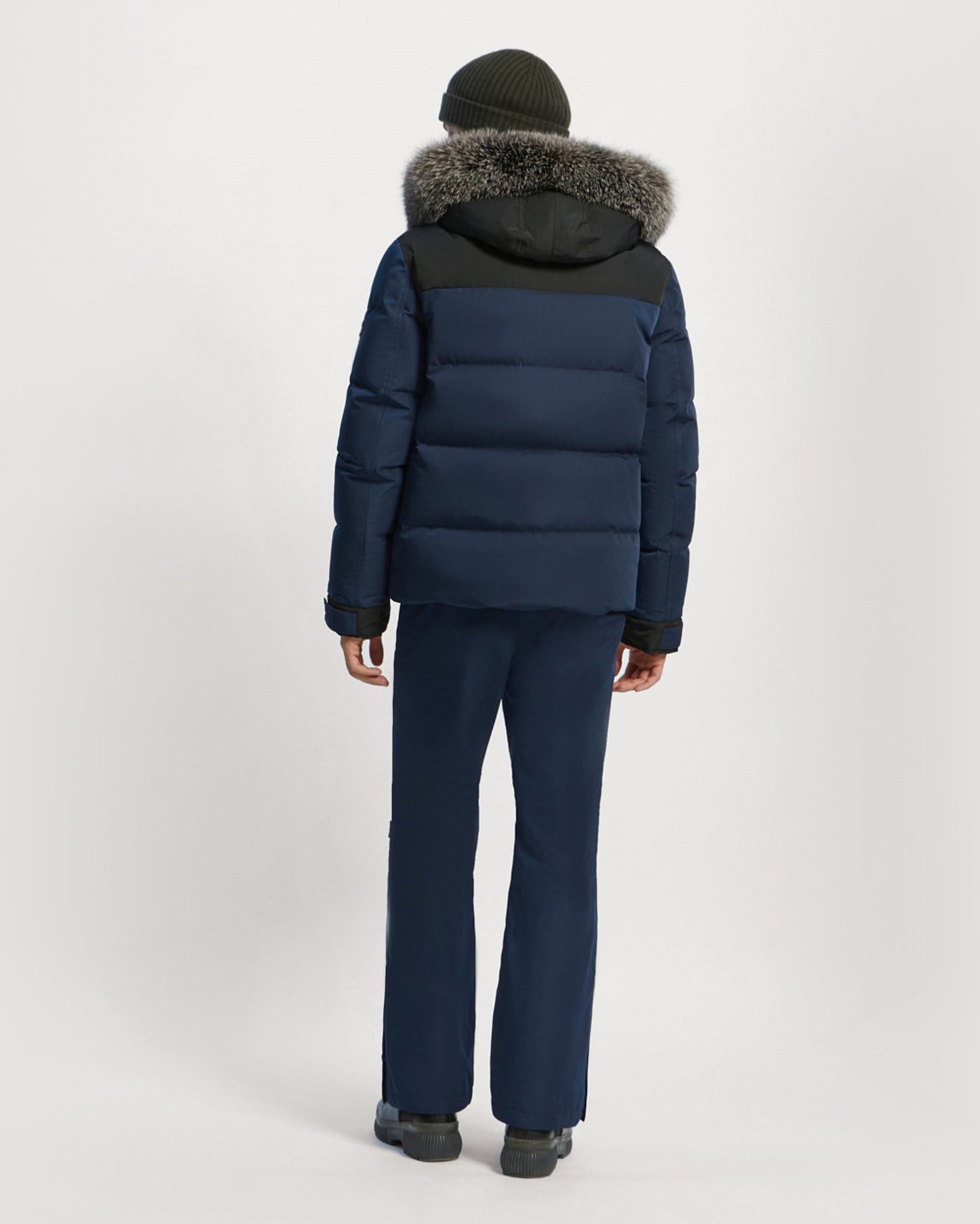 doudoune-skiwear-bloc-color-garniture-renard-bleu-24wiv00670m13wa7058 -Yves Salomon