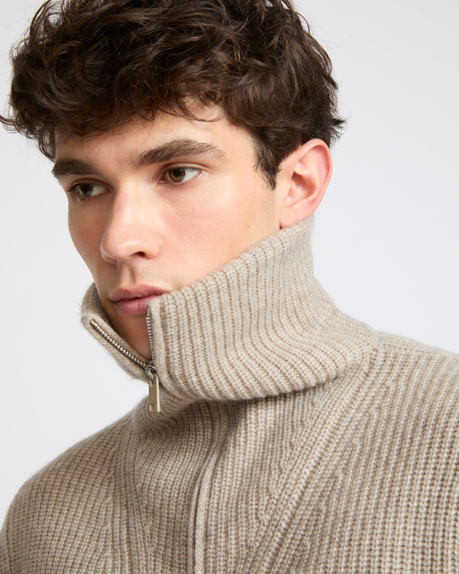 Pull zippé à col camionneur en lainage cachemire- Yves Salomon - Nouvelle collection Automne Hiver