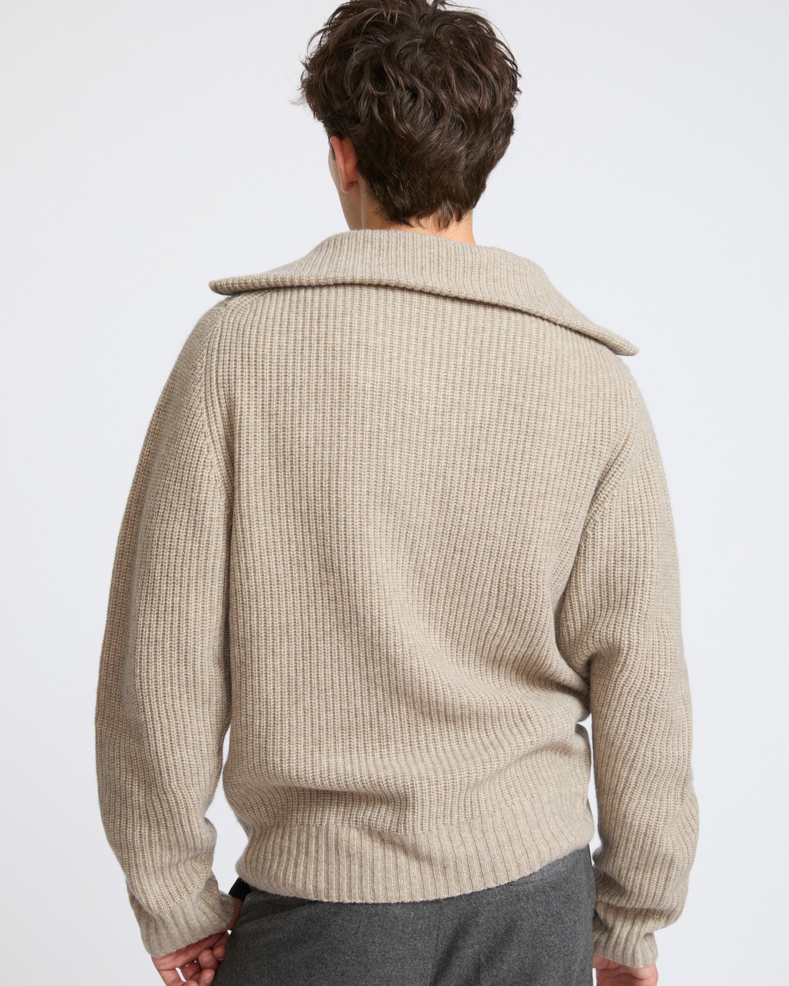 Pull zippé à col camionneur en lainage cachemire- Yves Salomon - Nouvelle collection Automne Hiver