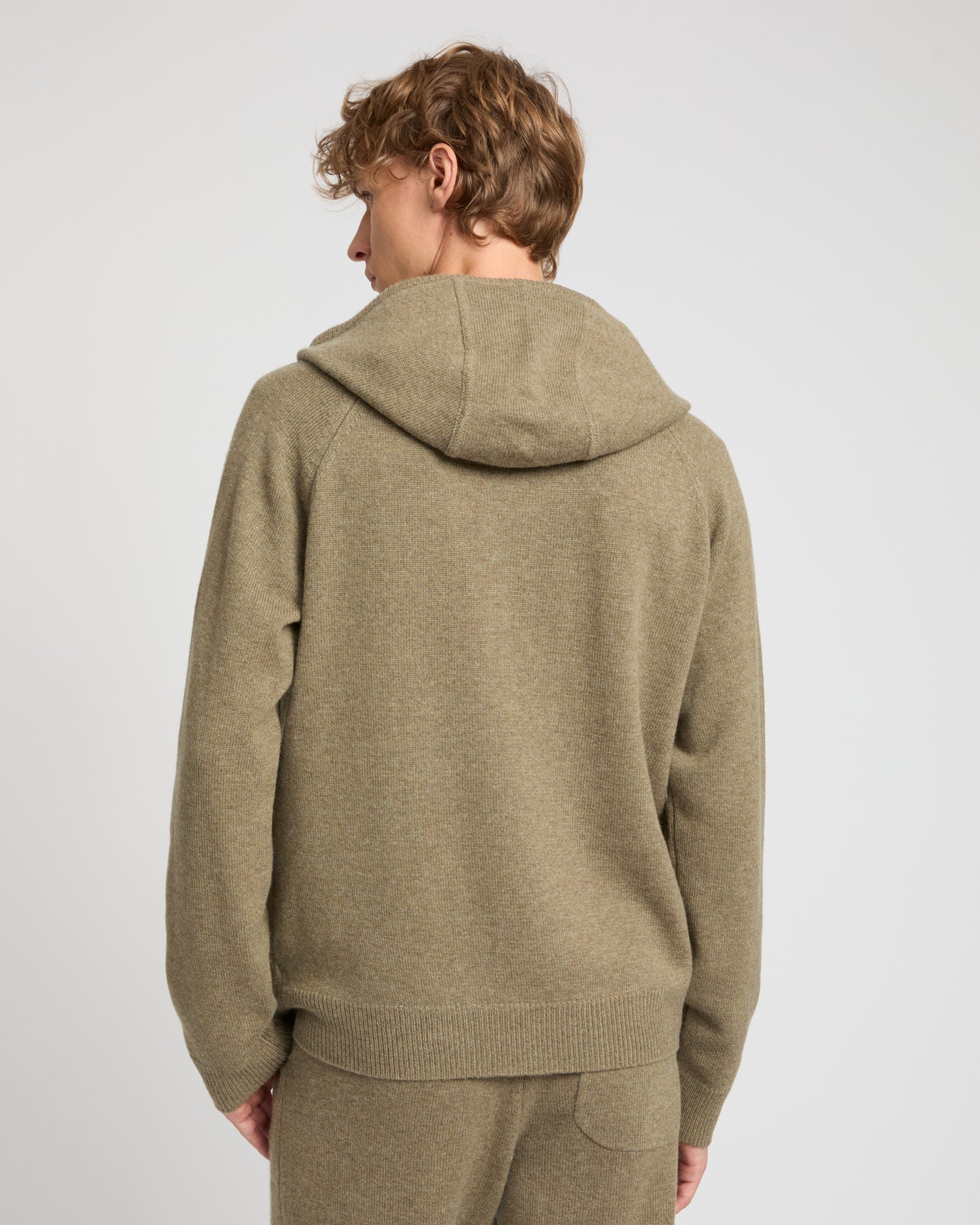 Pull à capuche en lainage cachemire