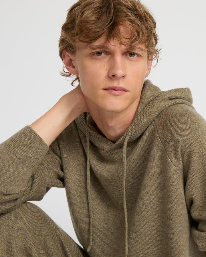 Pull à capuche en lainage cachemire