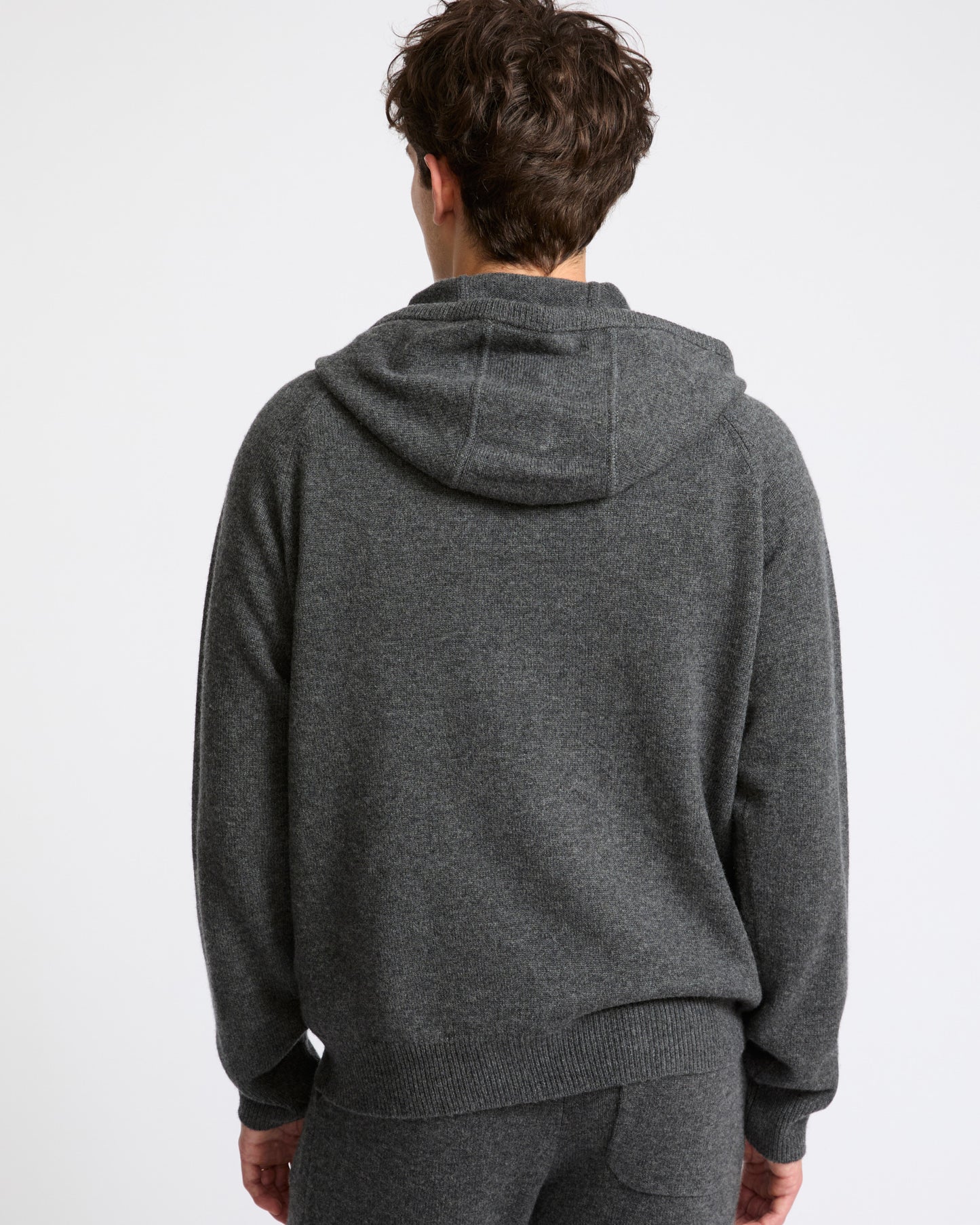 Pull à capuche en lainage cachemire- Yves Salomon - Nouvelle collection Automne Hiver