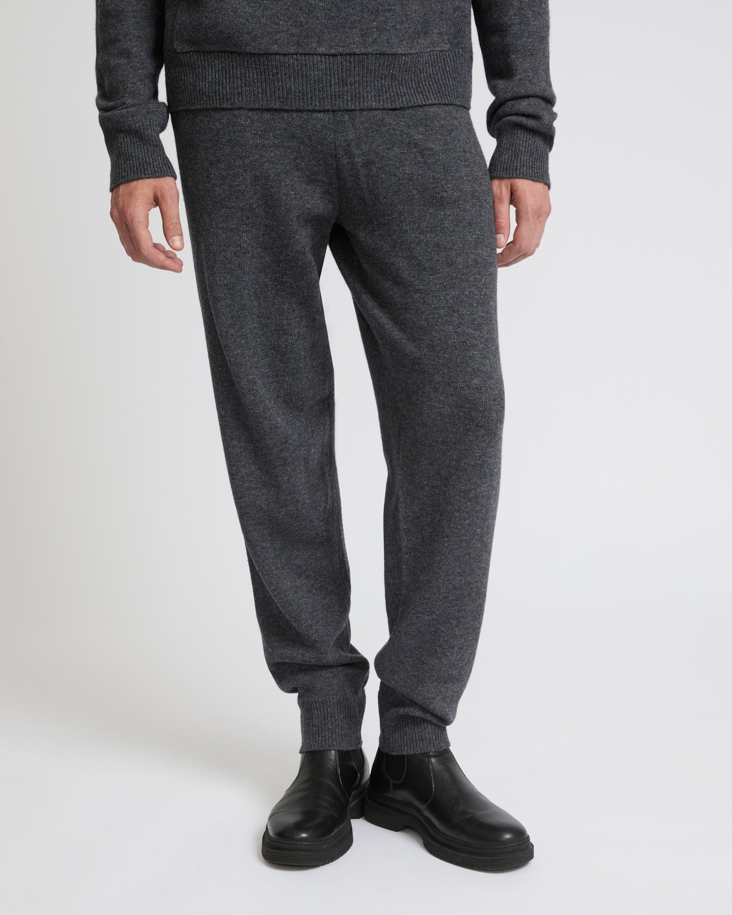 Jogging-style knit pant
