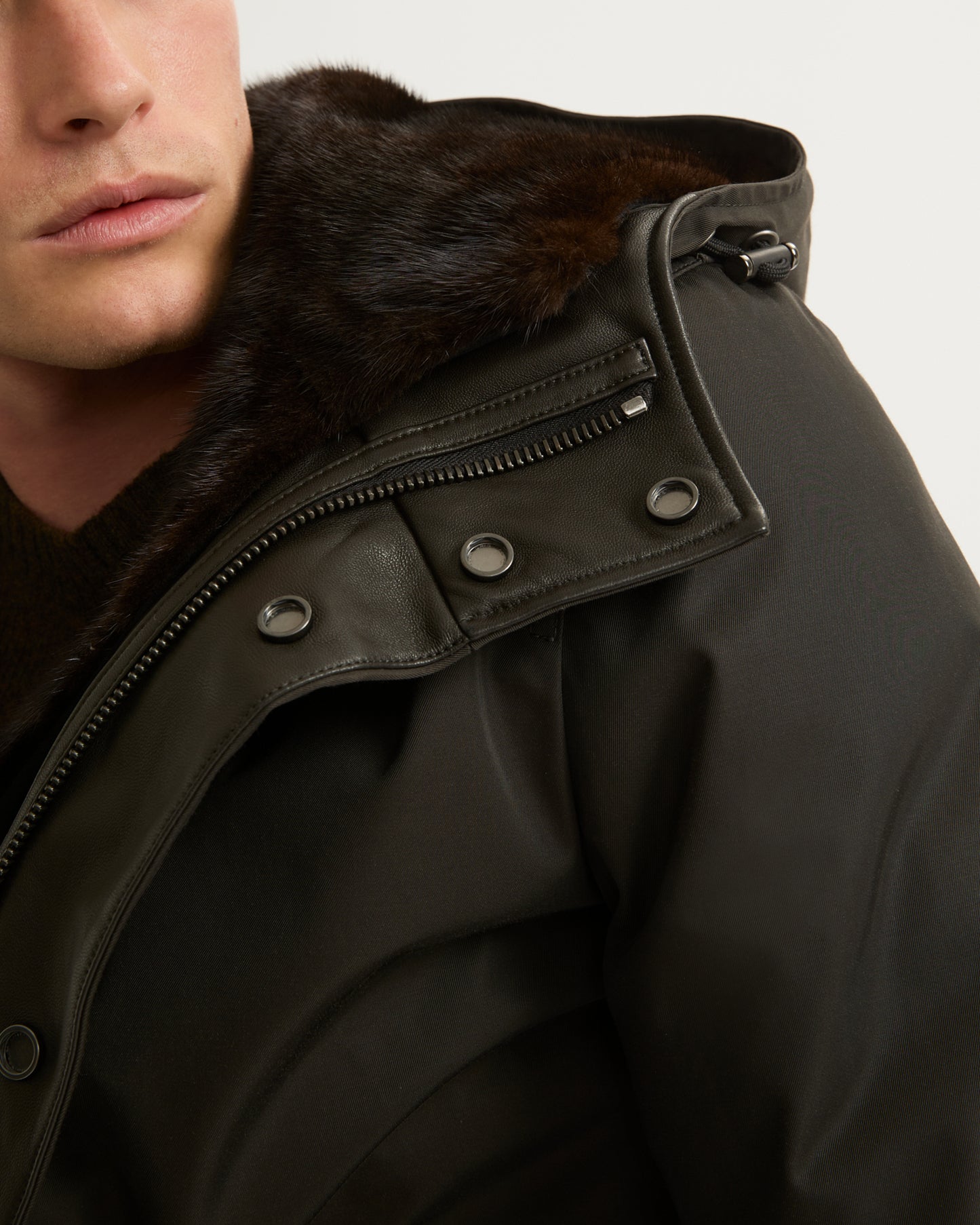 Parka fittée en gabardine technique imperméable et fourrure de vison