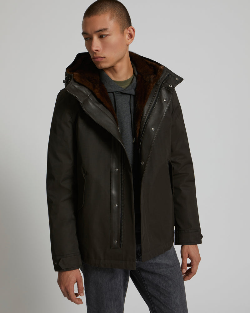 Parka fittée en gabardine technique et vison