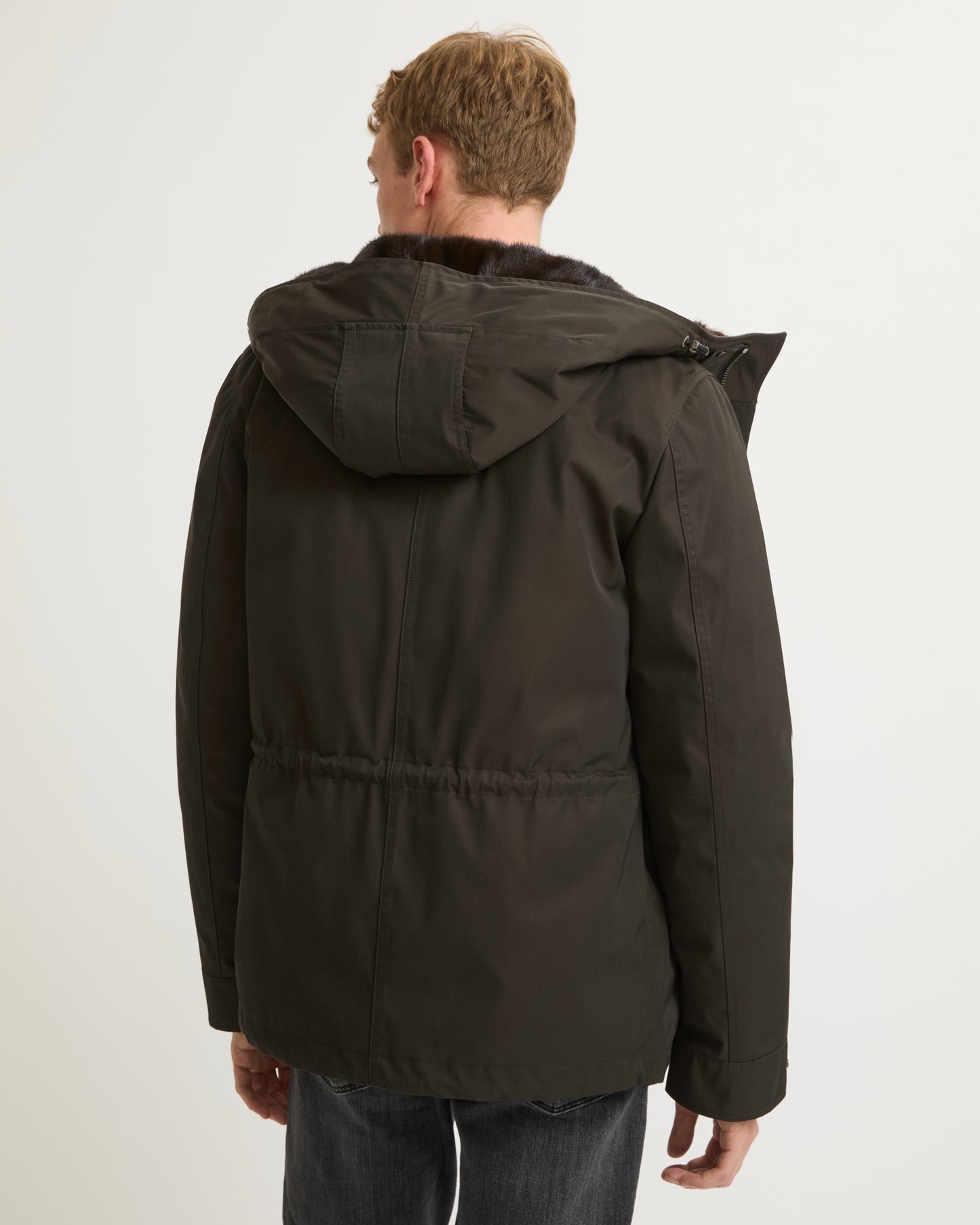 Parka fittée en gabardine technique imperméable et fourrure de vison
