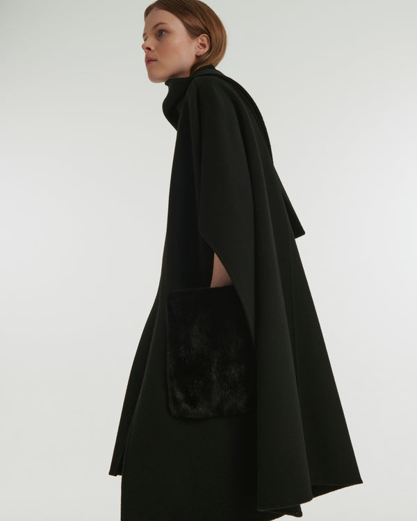 Cashmere wool cape with over-pockets in mink fur