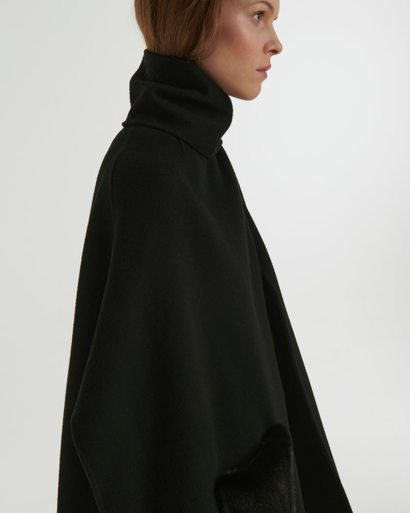 Cashmere wool cape with over-pockets in mink fur