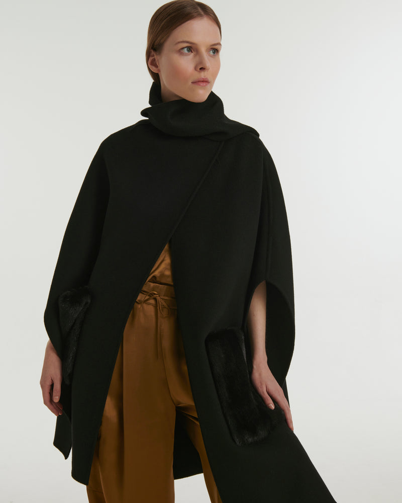 Cashmere wool cape with over-pockets in mink fur