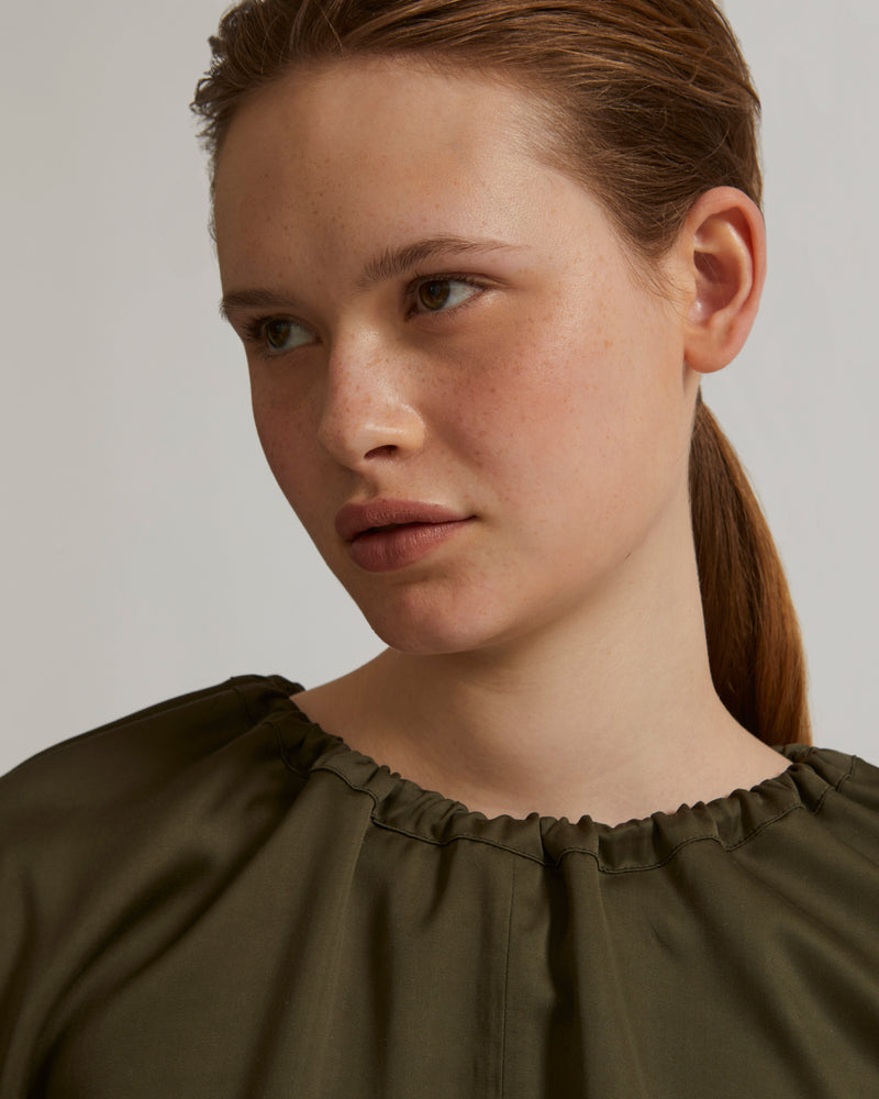Top en satin de soie mélangé