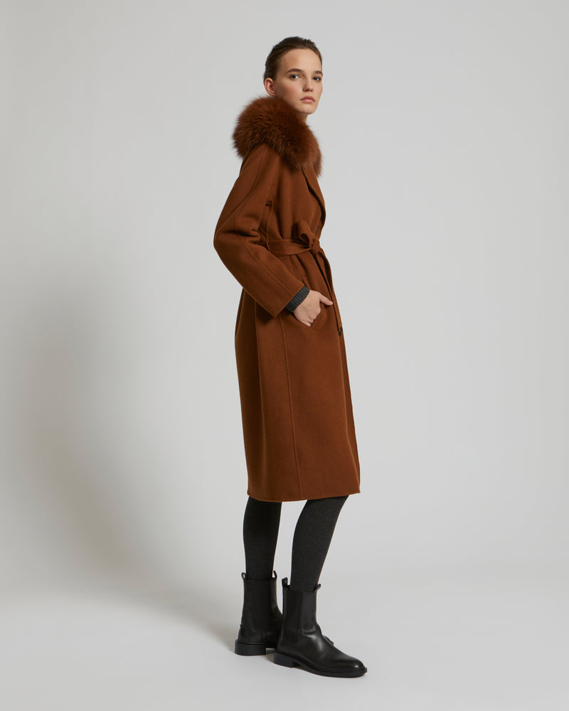 Belted coat in cashmere wool with fox fur collar
