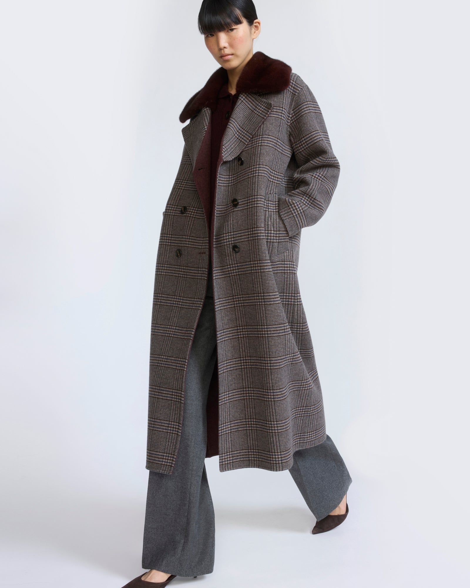 Manteau long en lainage cachemire avec col en fourrure de vison