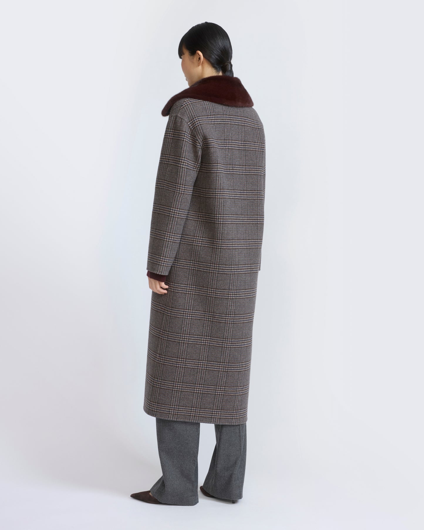 Manteau long en lainage cachemire avec col en fourrure de vison