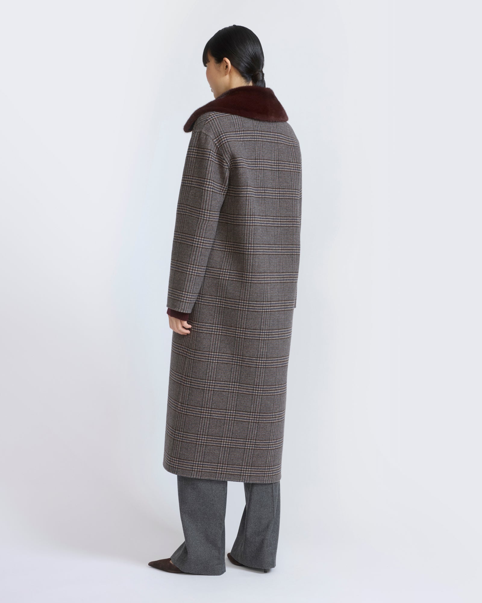 Manteau long en lainage cachemire avec col en fourrure de vison