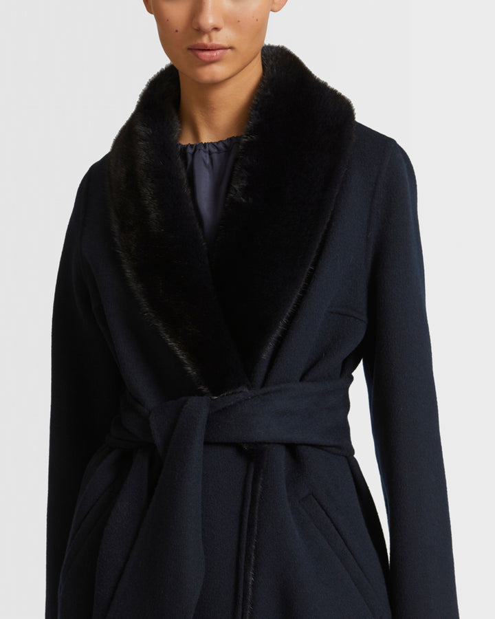 Manteau en lainage cachemire avec col et fourrure de vison