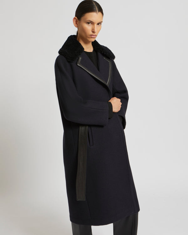 Maxi coat in wool with merino collar