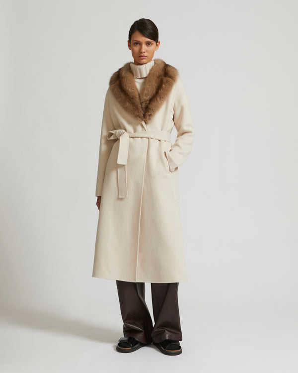 Manteau long en lainage cachemire et col en zibeline