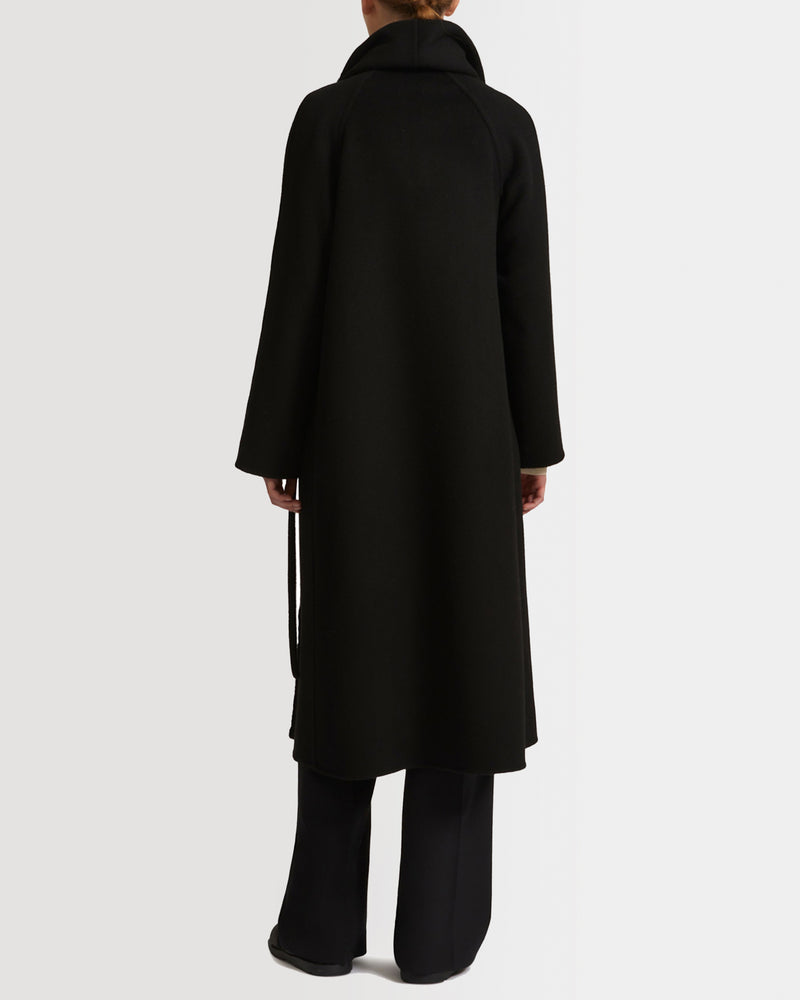 Manteau long en lainage cachemire avec col et parementure en fourrure de vison