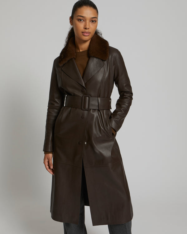 Manteau en cuir d’agneau et col en vison