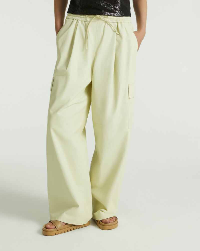 Pantalon cargo en cuir d’agneau