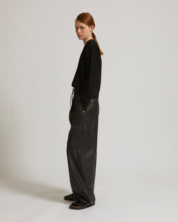 Cargo trousers in lamb leather