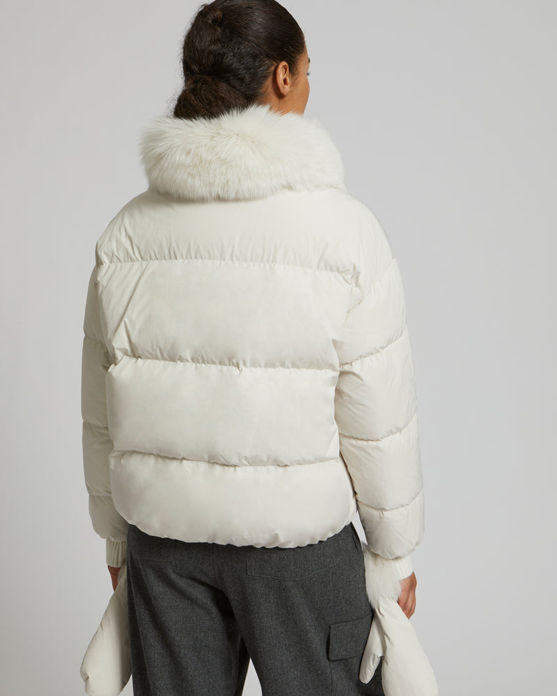 Doudoune en tissu technique imperméable et col en renard