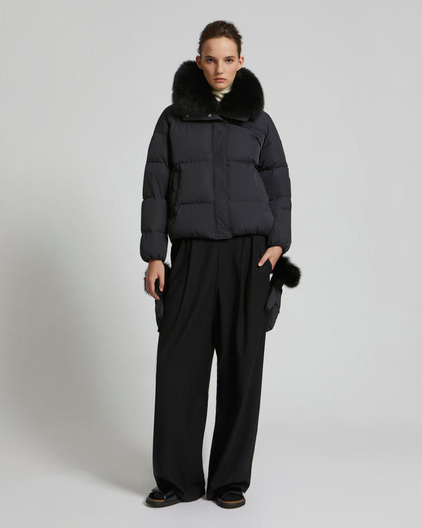 Doudoune en tissu technique imperméable et col en renard