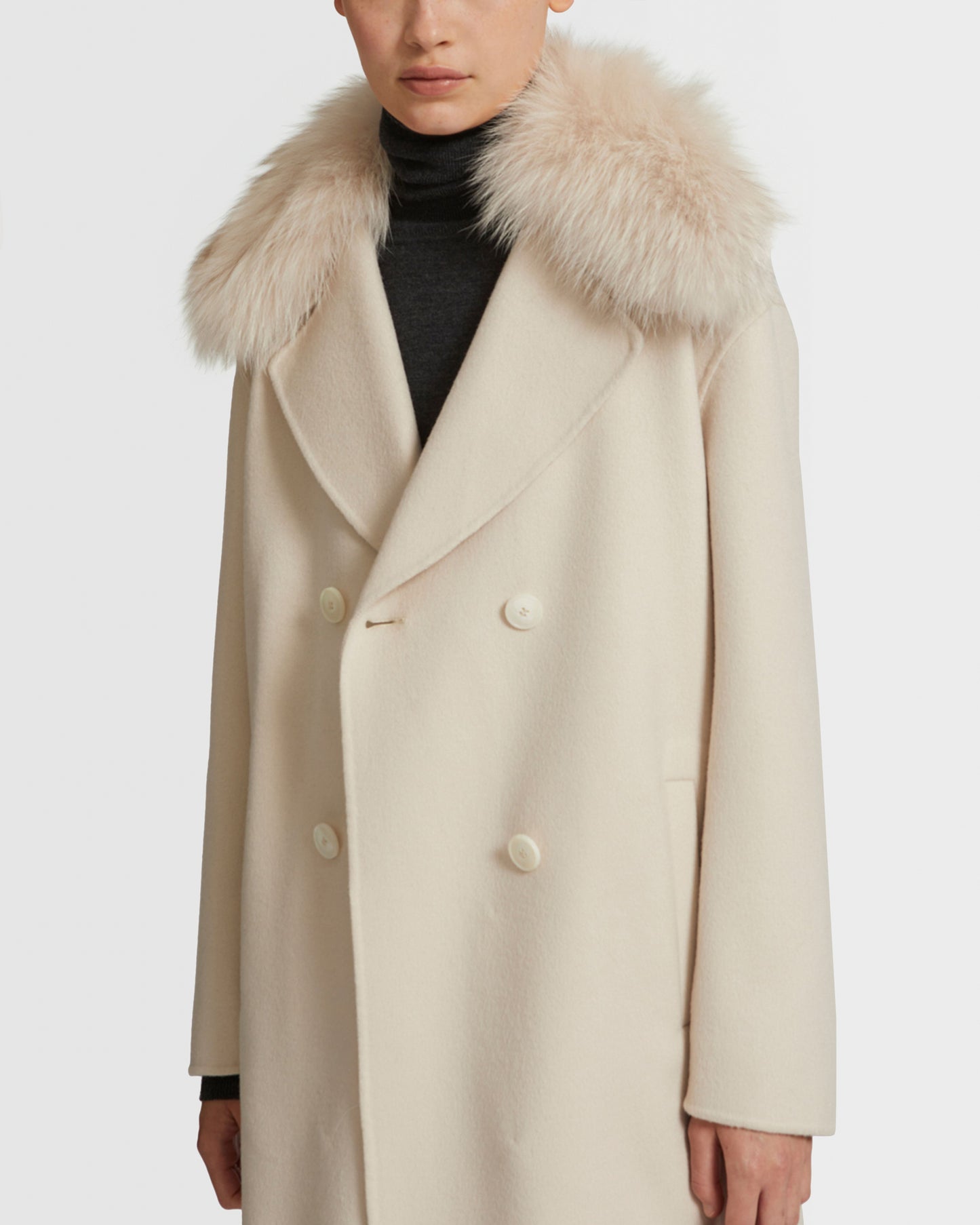 Soldes d'hiver  - Yves Salomon -Veste caban en lainage cachemire et col en fourrure de renard