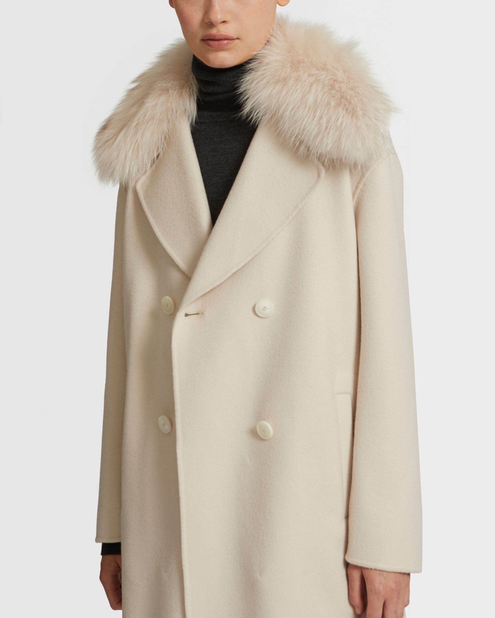 Soldes d'hiver  - Yves Salomon -Veste caban en lainage cachemire et col en fourrure de renard