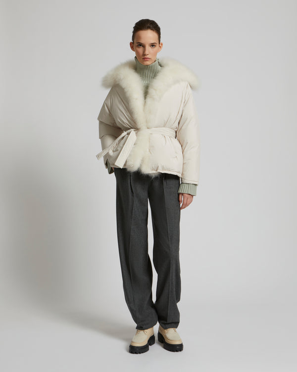 Doudoune oversize en tissu technique imperméable et agneau à poils longs