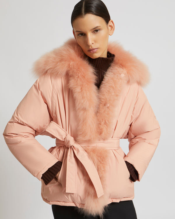 Doudoune oversize en tissu technique imperméable et agneau à poils longs