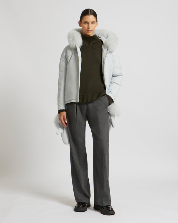 Doudoune boxy en tissu technique imperméable avec fourrure de renard
