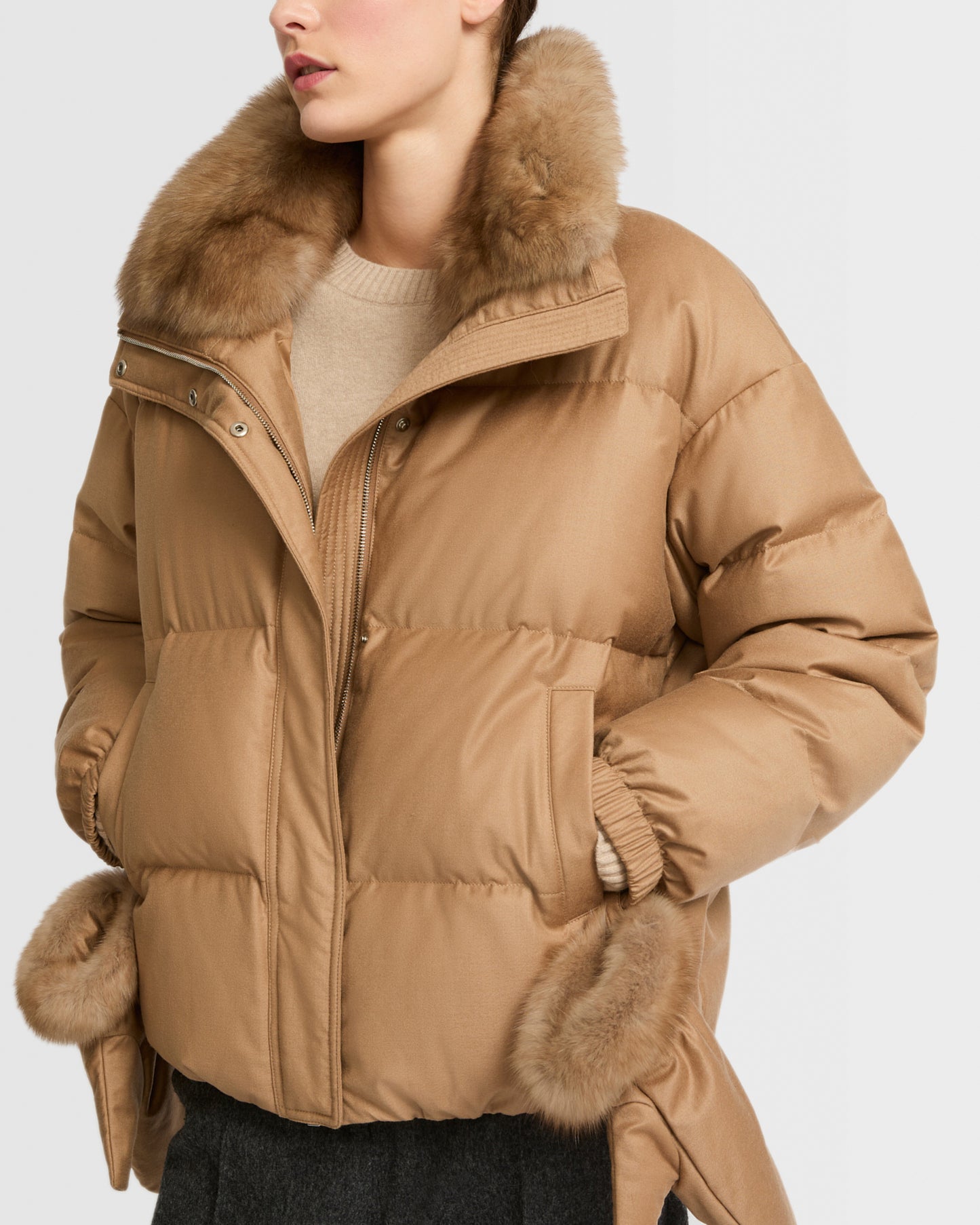 Doudoune courte en tissu flanelle Loro Piana avec col en fourrure de zibeline