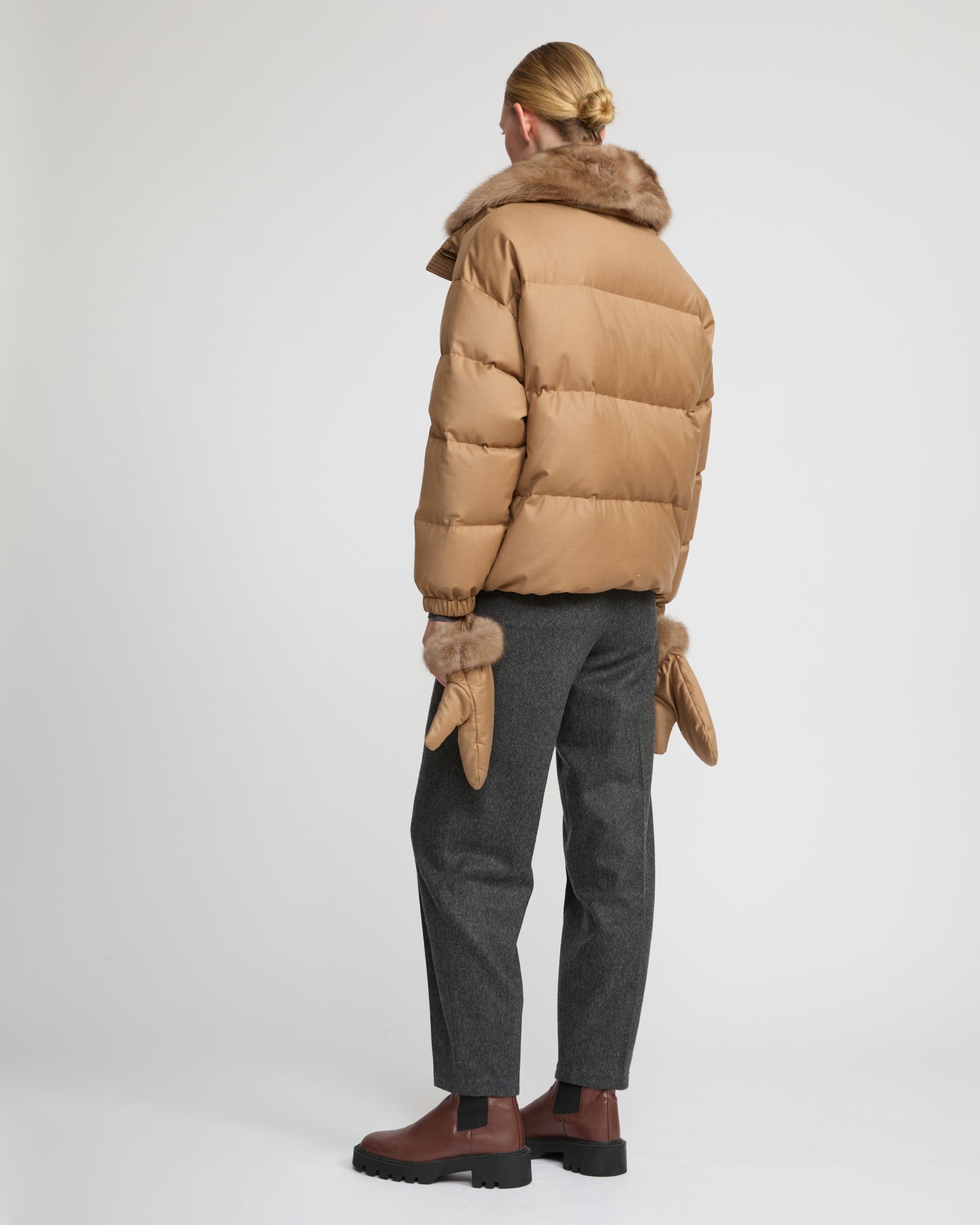 Doudoune courte en tissu flanelle Loro Piana avec col en fourrure de zibeline - Yves Salomon