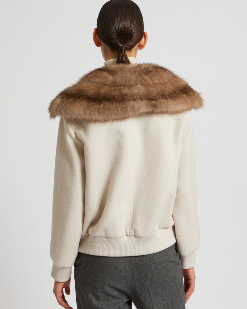 Blouson en lainage cachemire et col en zibeline