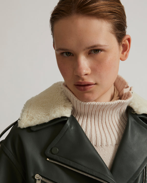 Perfecto oversize en cuir d’agneau avec col en peau lainée mérinos