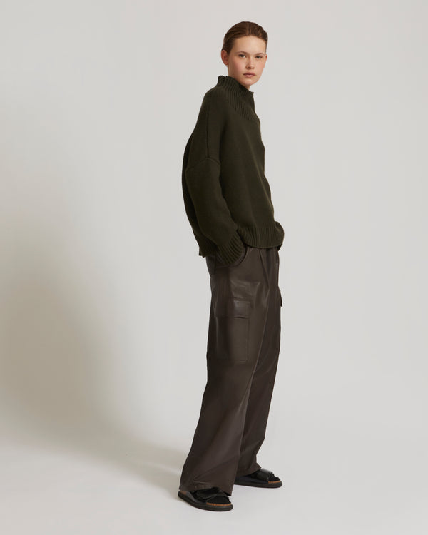 Cargo trousers in lamb leather