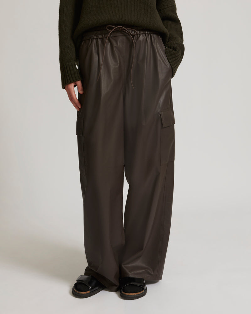 Cargo trousers in lamb leather