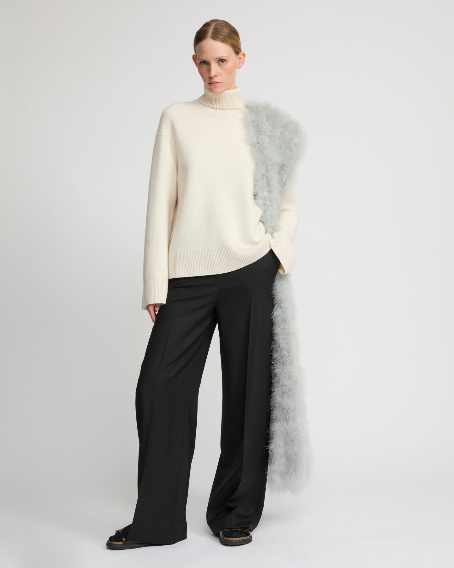 Maxi écharpe à franges en plumes
