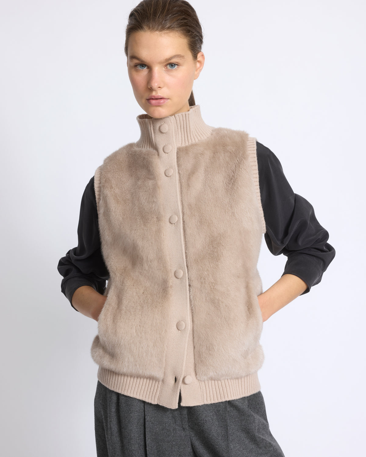 Gilet court en maille mérinos et fourrure de vison - Yves Salomon - Nouvelle collection Automne Hiver