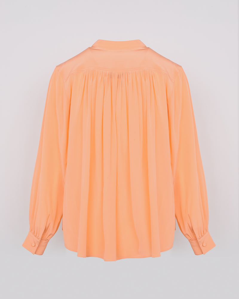 Chemise plissée en crêpe de soie légère