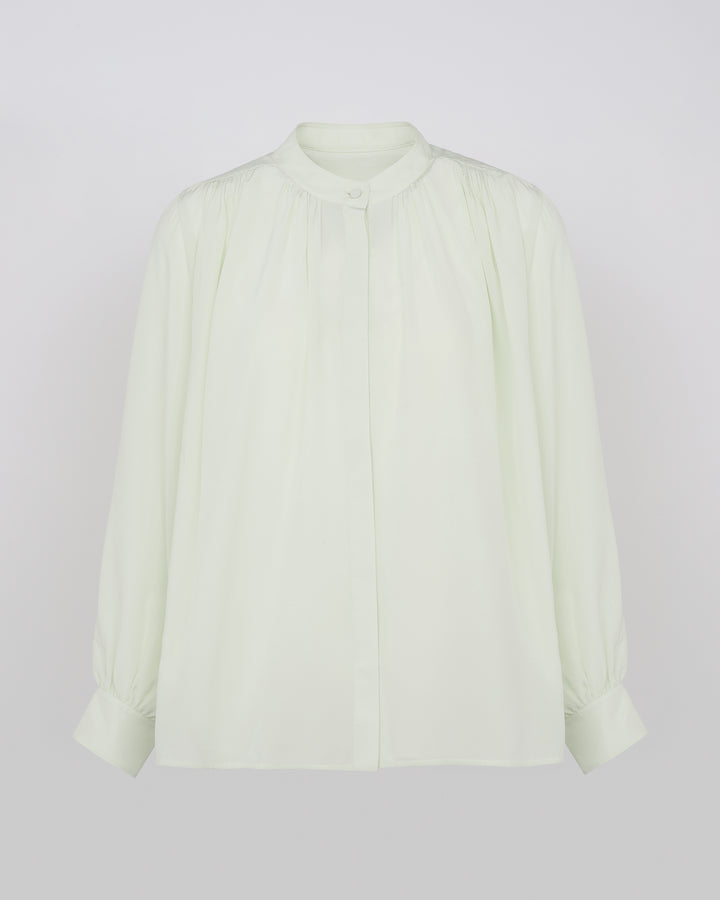 Chemise plissée en crêpe de soie légère