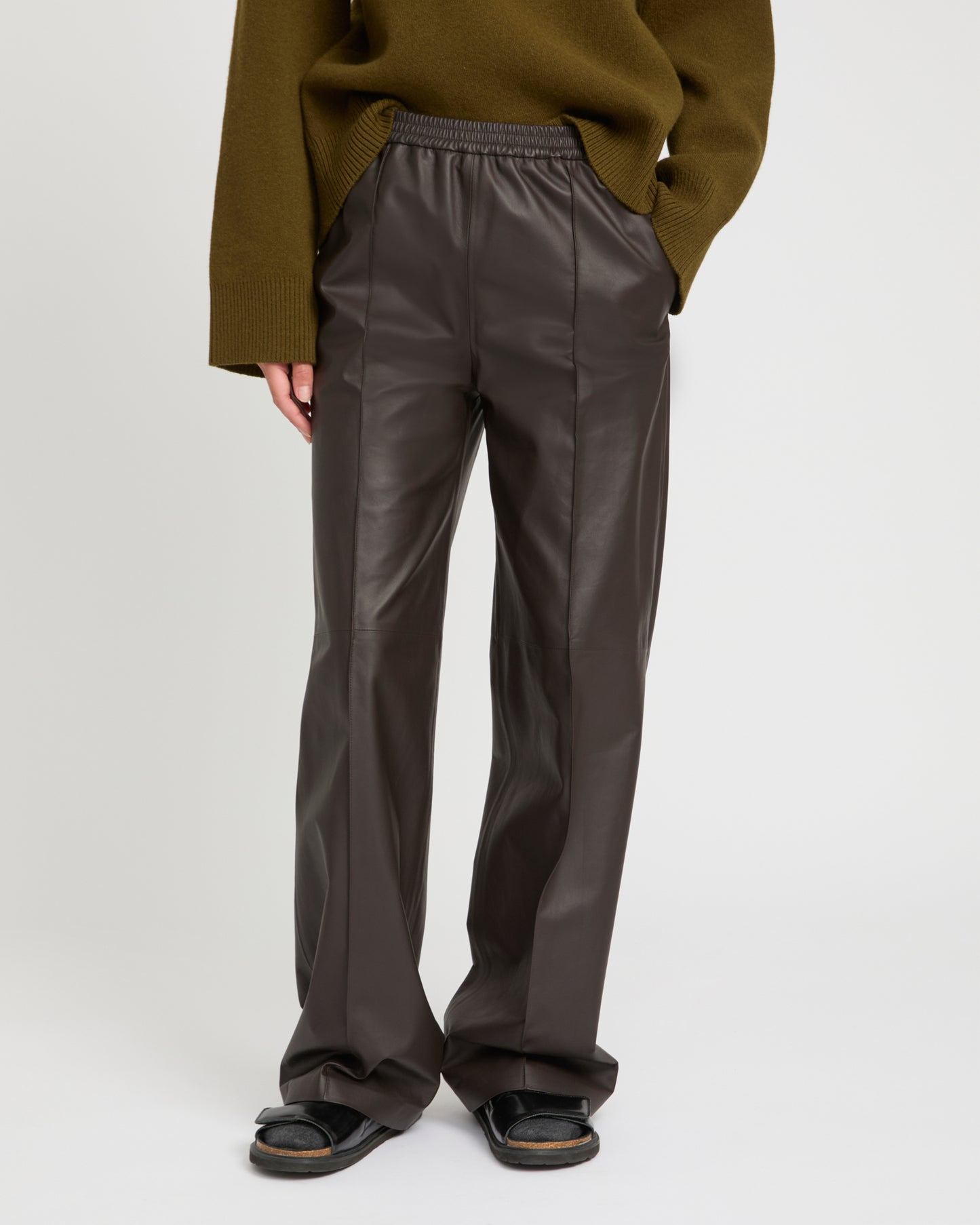 Fine lamb leather loose trousers