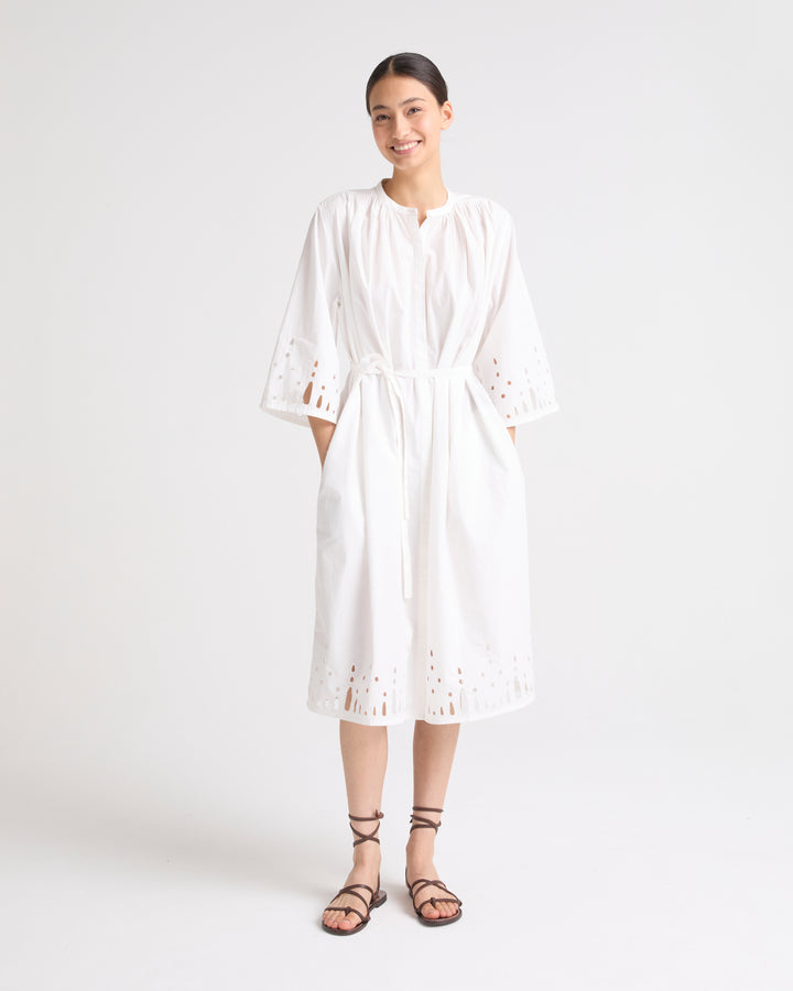 Robe en popeline de coton avec broderie anglaise