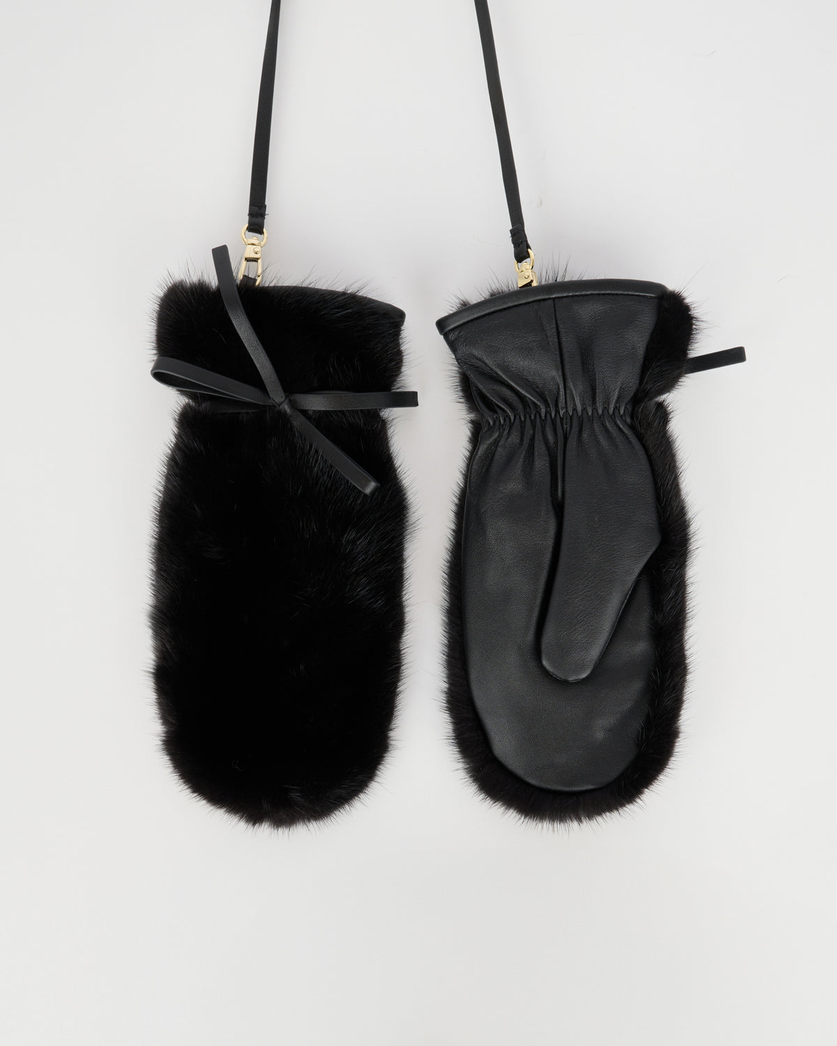Moufles en fourrure de vison et cuir noir - Yves Salomon - Nouvelle collection Automne Hiver