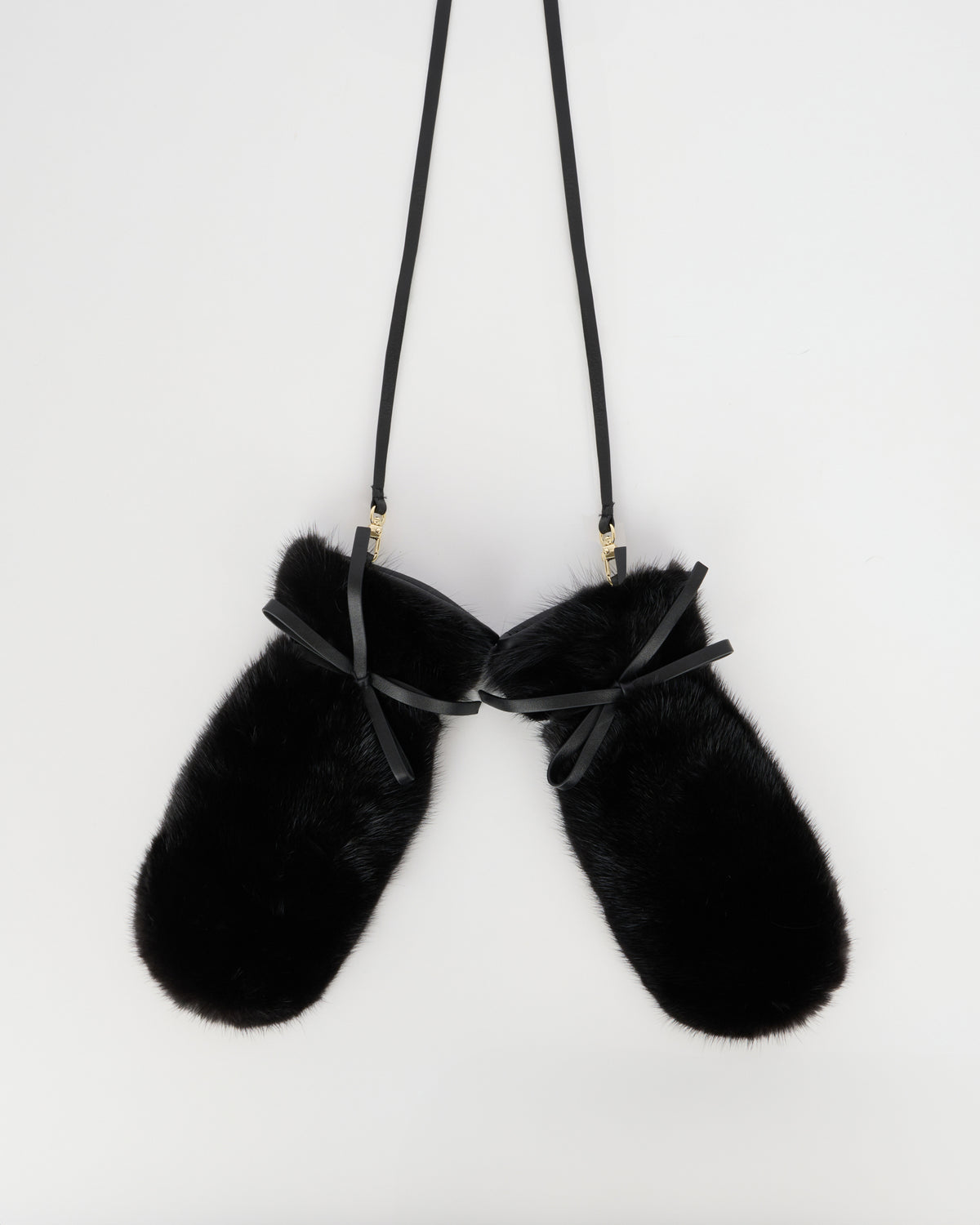 Moufles en fourrure de vison et cuir noir - Yves Salomon - Nouvelle collection Automne Hiver