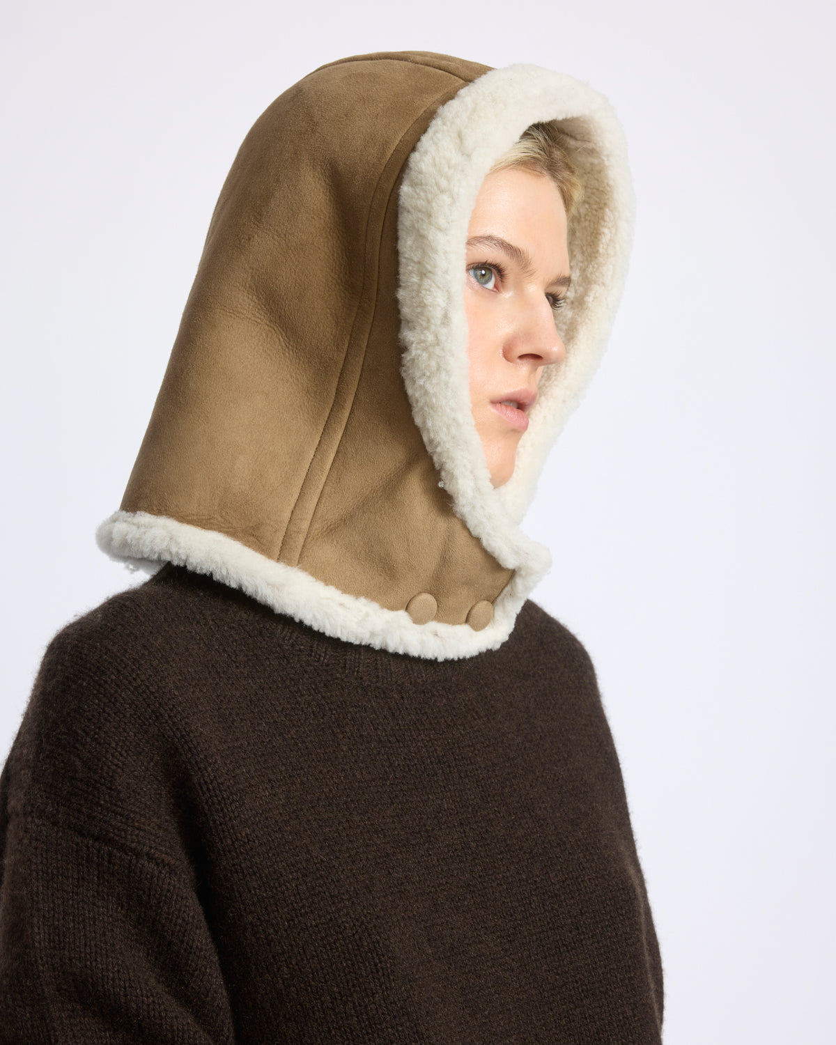 Capuche en agneau Mérinos bouclé et cuir - Yves Salomon - Nouvelle collection Automne Hiver